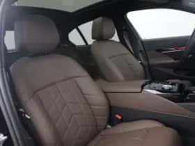 BMW i5 (2025) thumbnail 8