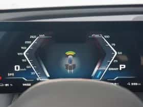 BMW iX (2024) thumbnail 14