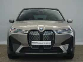 BMW iX (2024) thumbnail 3