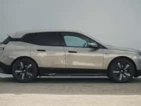 BMW iX (2024) thumbnail 4