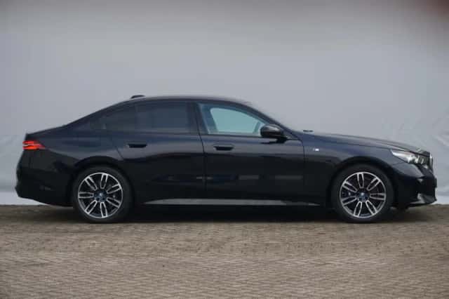 BMW i5 (2026) thumbnail 4