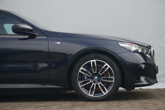 BMW i5 (2026) thumbnail 5