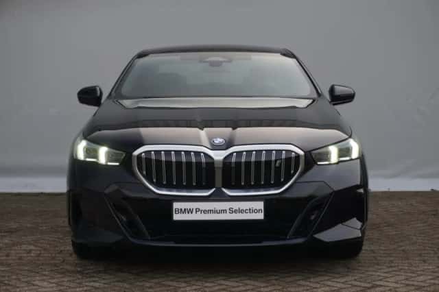 BMW i5 (2026) thumbnail 2