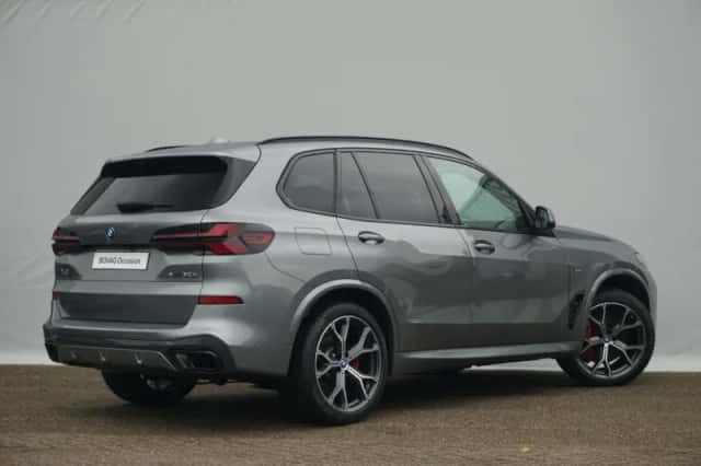 BMW X5 (2023) thumbnail 2