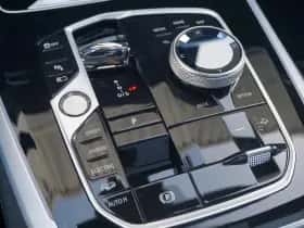 BMW X5 (2023) thumbnail 12