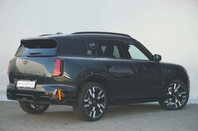 MINI Countryman (2025) thumbnail 2
