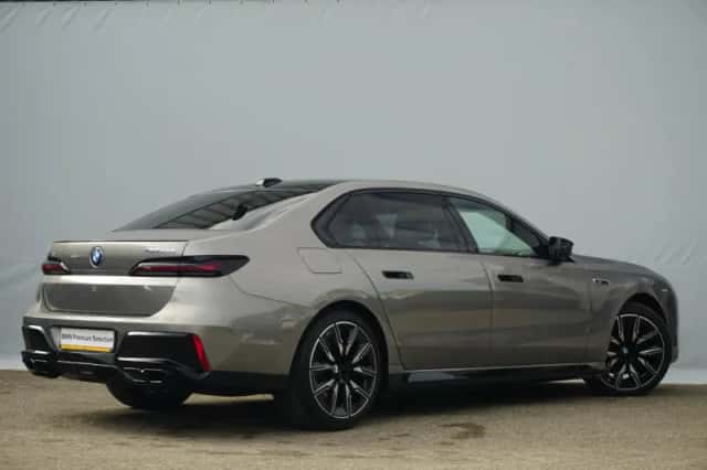 BMW 7-Serie (2025) thumbnail 2