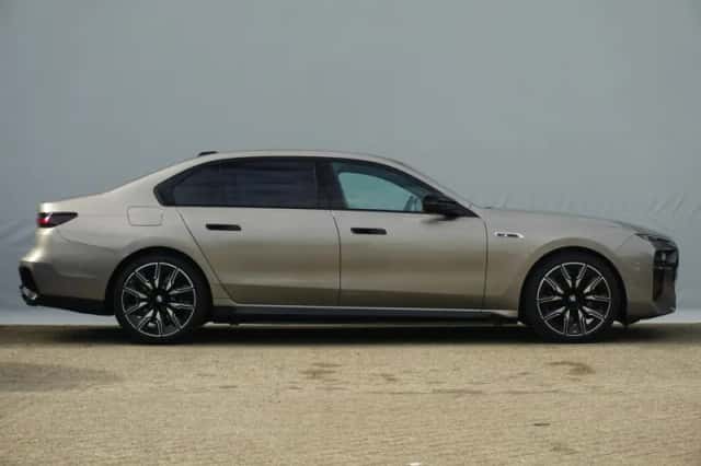 BMW 7-Serie (2025) thumbnail 4