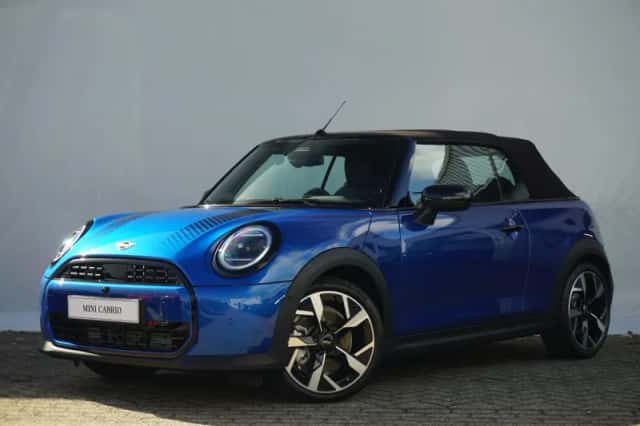 MINI Cabrio (2026) thumbnail 2