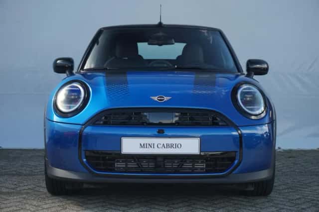 MINI Cabrio (2026) thumbnail 3