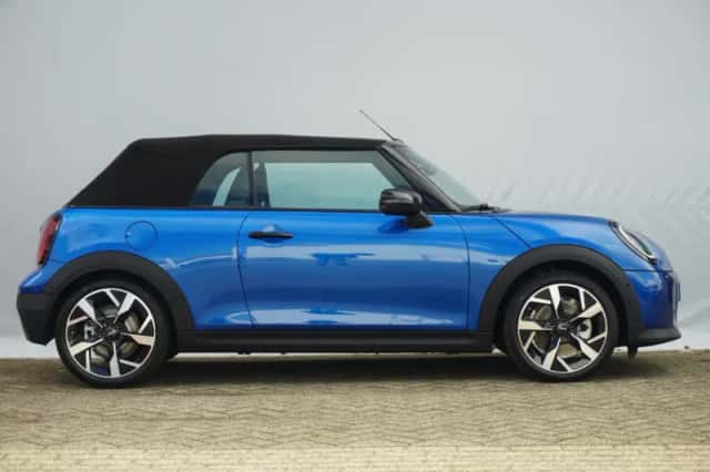 MINI Cabrio (2026) thumbnail 5