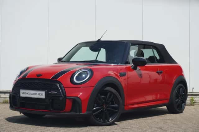 MINI Cabrio (2023) thumbnail 2