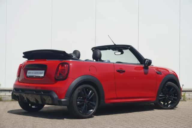 MINI Cabrio (2023) thumbnail 3