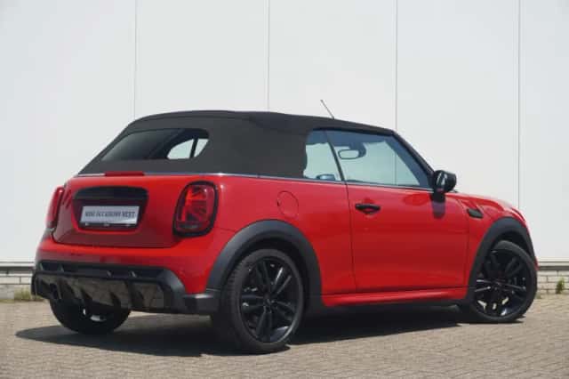 MINI Cabrio (2023) thumbnail 4
