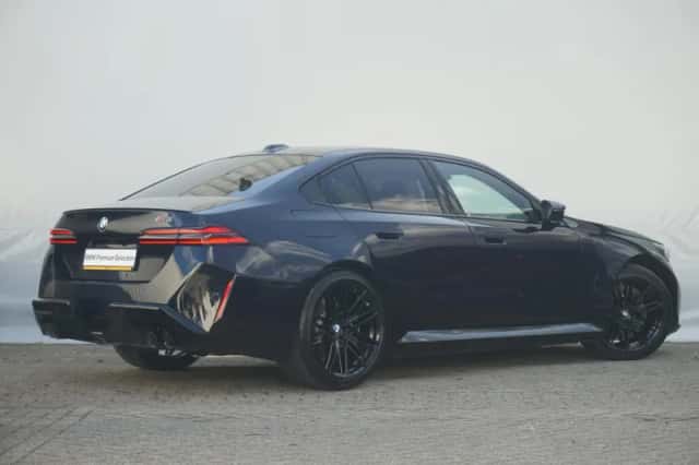 BMW M5 (2026) thumbnail 2