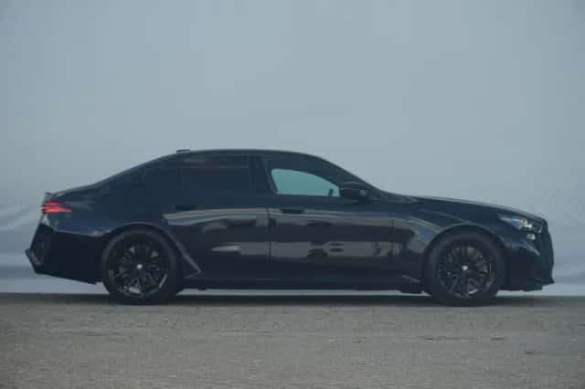 BMW M5 (2026) thumbnail 5
