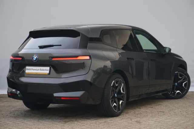 BMW iX (2026) thumbnail 2