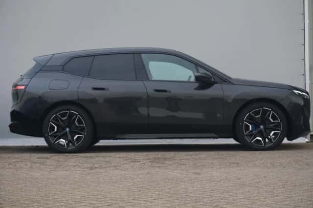 BMW iX (2026) thumbnail 6