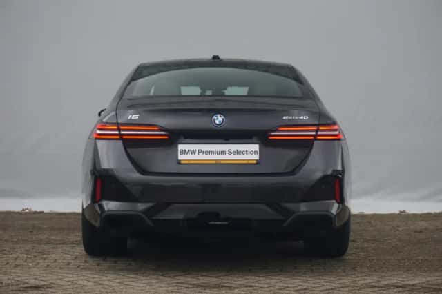 BMW i5 (2026) thumbnail 5