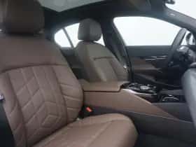 BMW i5 (2026) thumbnail 10