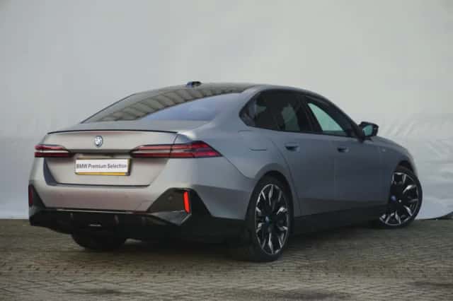 BMW i5 (2026) thumbnail 2