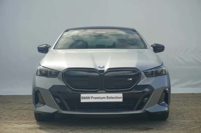 BMW i5 (2026) thumbnail 3