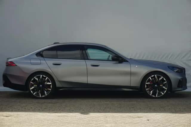 BMW i5 (2026) thumbnail 5
