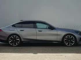 BMW i5 (2026) thumbnail 5