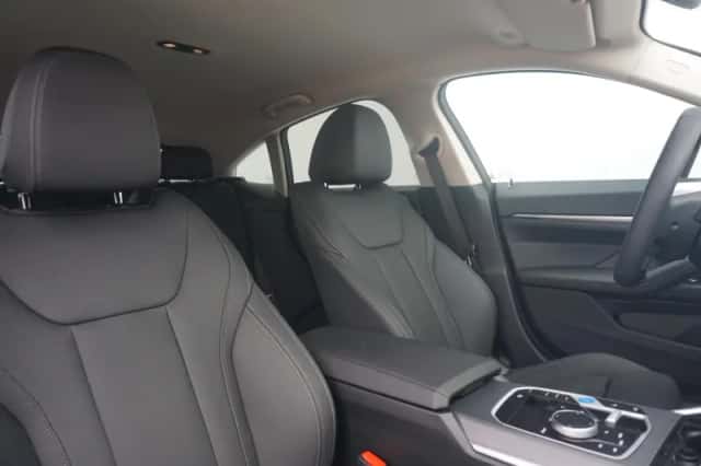 BMW i4 (2026) thumbnail 6