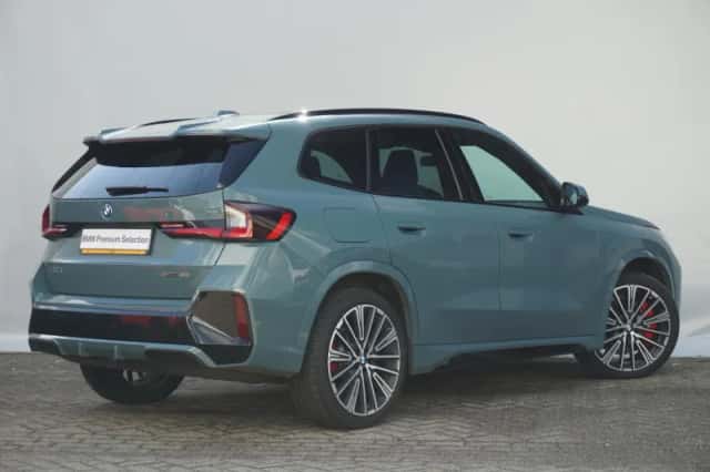 BMW iX1 (2025) thumbnail 2