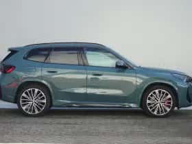 BMW iX1 (2025) thumbnail 4