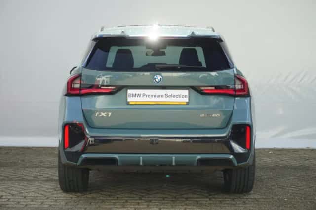 BMW iX1 (2025) thumbnail 5