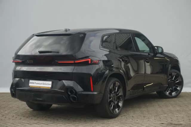 BMW XM (2024) thumbnail 2