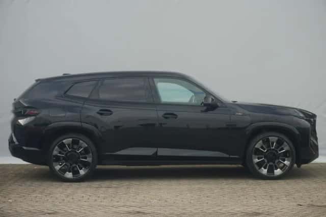 BMW XM (2024) thumbnail 3