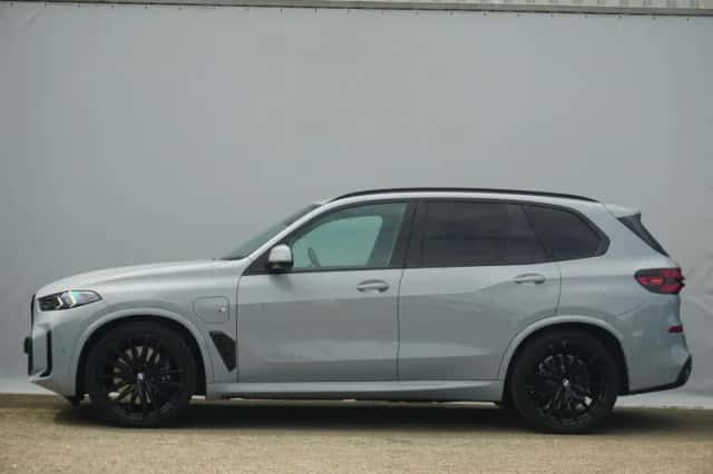 BMW X5 (2025) thumbnail 6