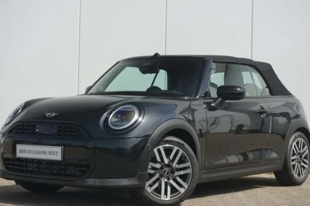 MINI Cabrio (2025) thumbnail 2