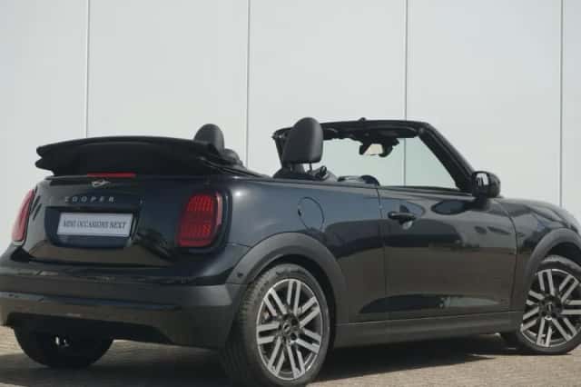 MINI Cabrio (2025) thumbnail 3
