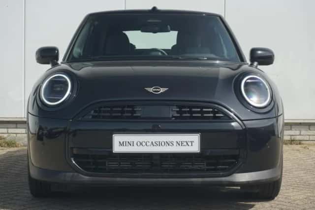 MINI Cabrio (2025) thumbnail 5
