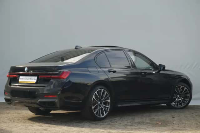 BMW 7-Serie (2022) thumbnail 2