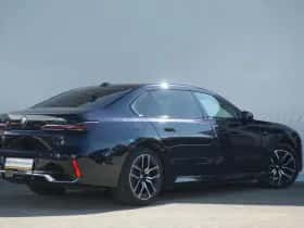 BMW i7 (2025) thumbnail 2
