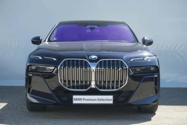 BMW i7 (2025) thumbnail 3