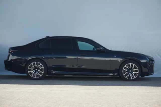 BMW i7 (2025) thumbnail 4