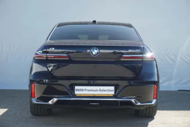 BMW i7 (2025) thumbnail 5