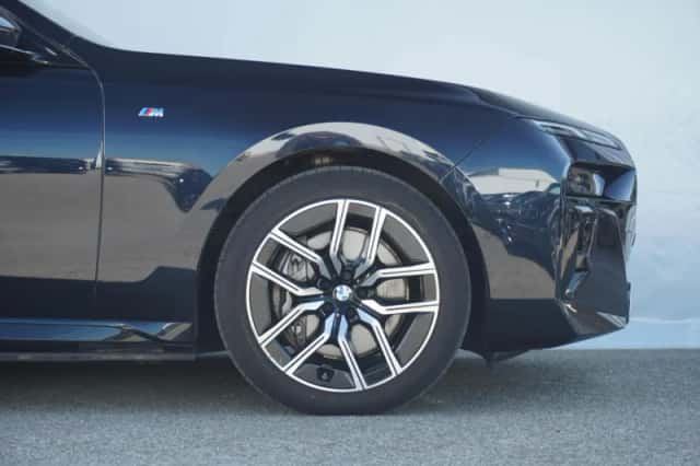 BMW i7 (2025) thumbnail 6
