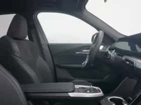 BMW iX1 (2025) thumbnail 16