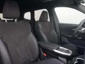 BMW iX1 (2025) thumbnail 7