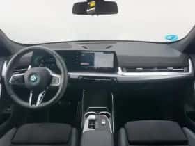 BMW iX1 (2025) thumbnail 10