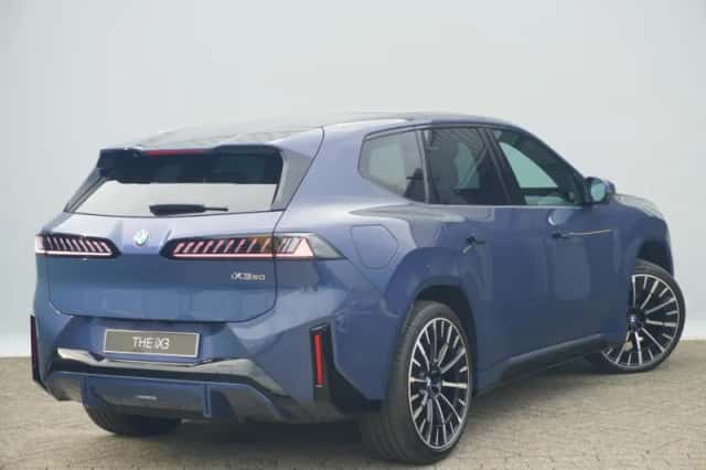 BMW iX3 (2026) thumbnail 2