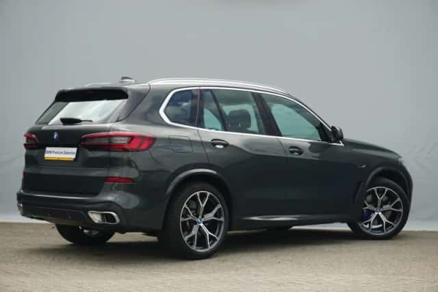 BMW X5 (2023) thumbnail 2