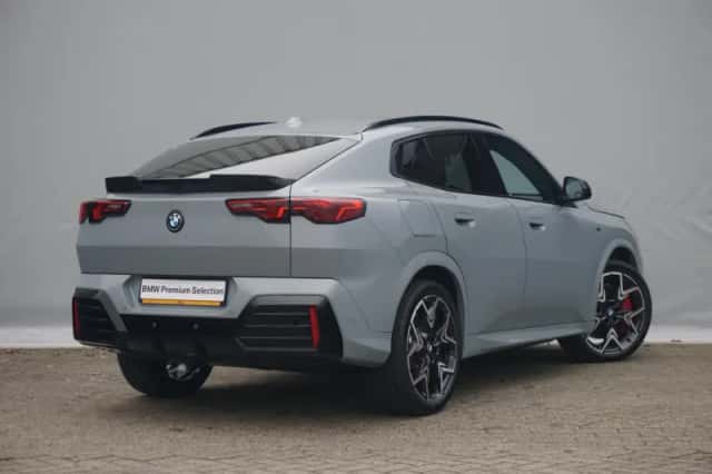 BMW iX2 (2026) thumbnail 2